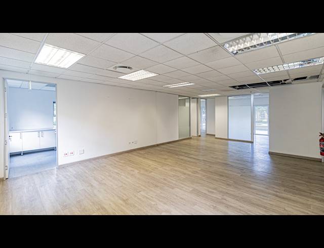 244M² OFFICE TO LET IN FERNDALE